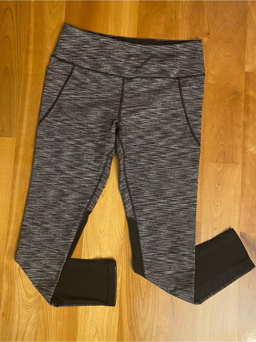 Victoria Sport Knockout Leggings with Black Mesh Panels